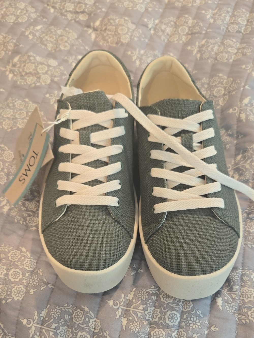 TOMS Women’s Olive Canvas Low-Top Sneakers with White Laces